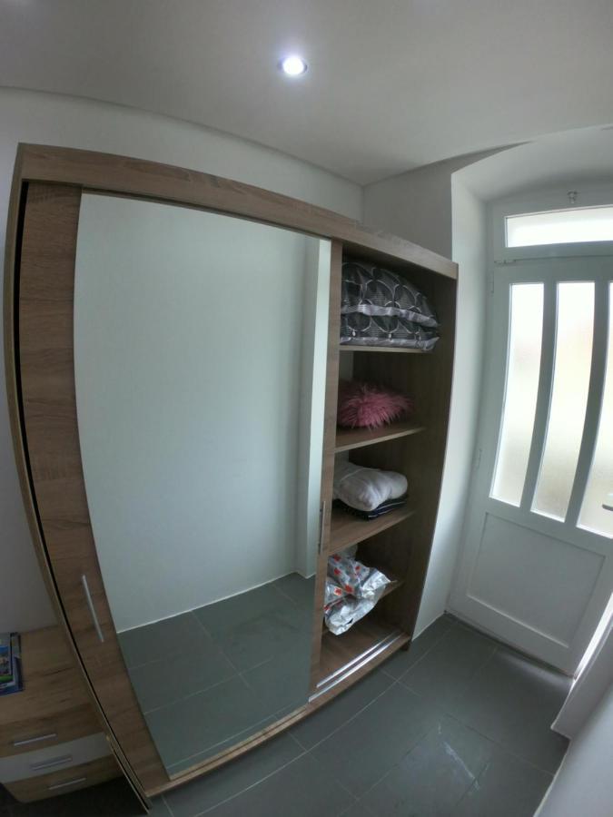 Apartmani Majetic Omisalj Luaran gambar