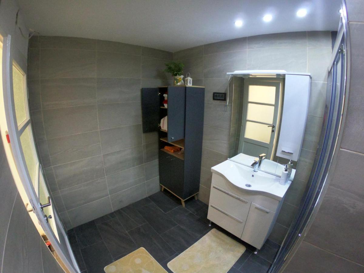 Apartmani Majetic Omisalj Luaran gambar
